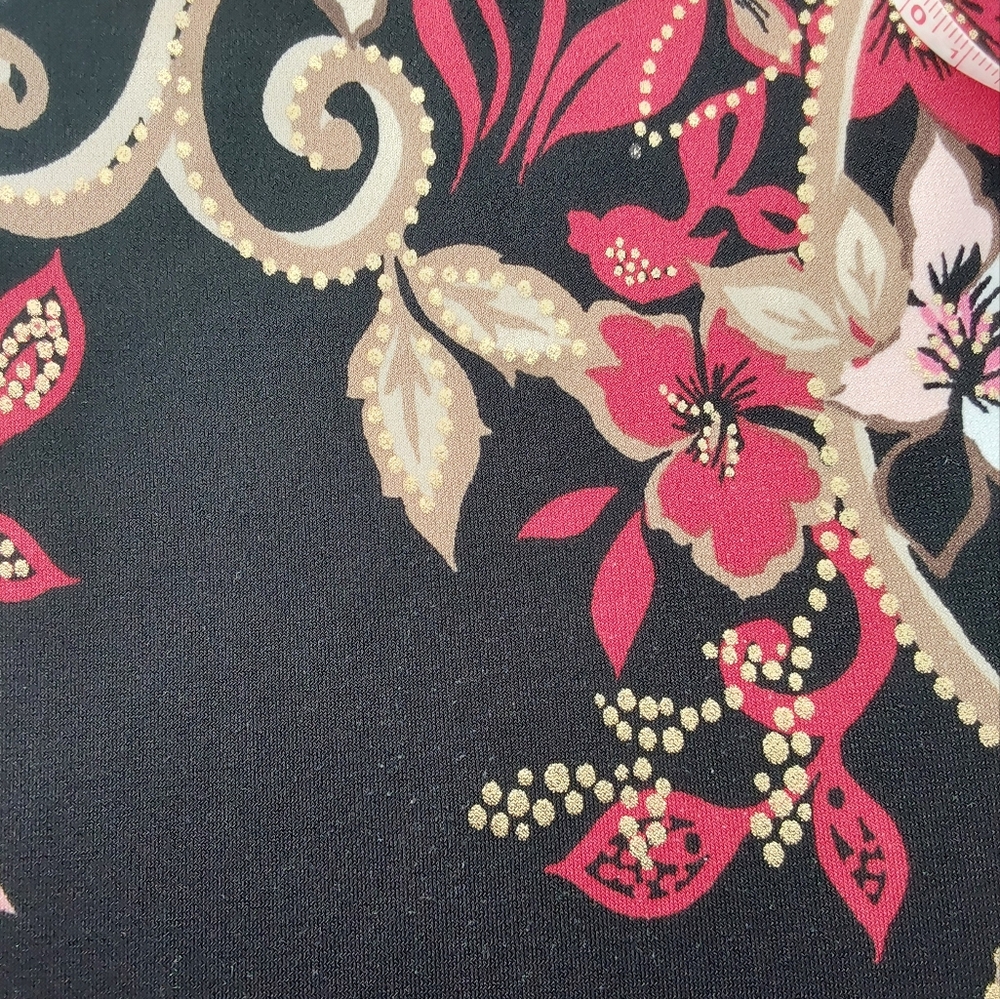 JM Woman Collection Keyhole Black Floral Tunic - Picture 9 of 11